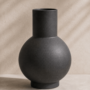 vase noir mat collection design